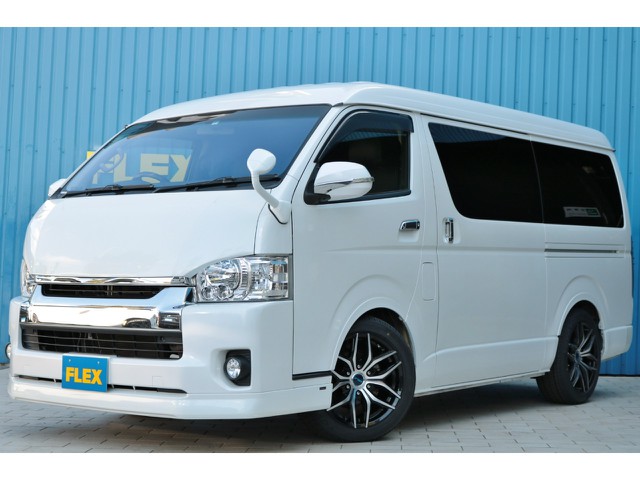 程度良好な４型カスタム済みワゴンＧＬ１０人乗り入庫致しました！ＦＬＥＸカスタムで更に格好よく仕上げました！