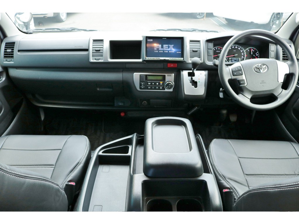 平成２８年式　ハイエースワゴンＧＬ　１０人乗り　２７００ｃｃ　ガソリン　２ＷＤ　走行４１，４００ｋｍ　ワンオーナー車