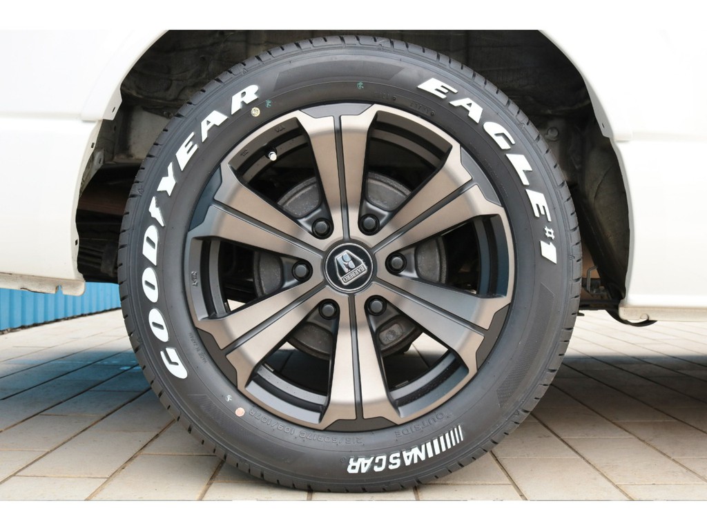 マットな色合いが人気のＦＬＥＸオリジナルカラーのバルベログランデアルミホイールです！