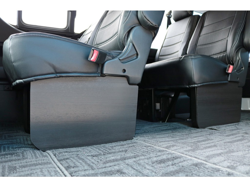 高級感を出すフットパネル装着しました♪