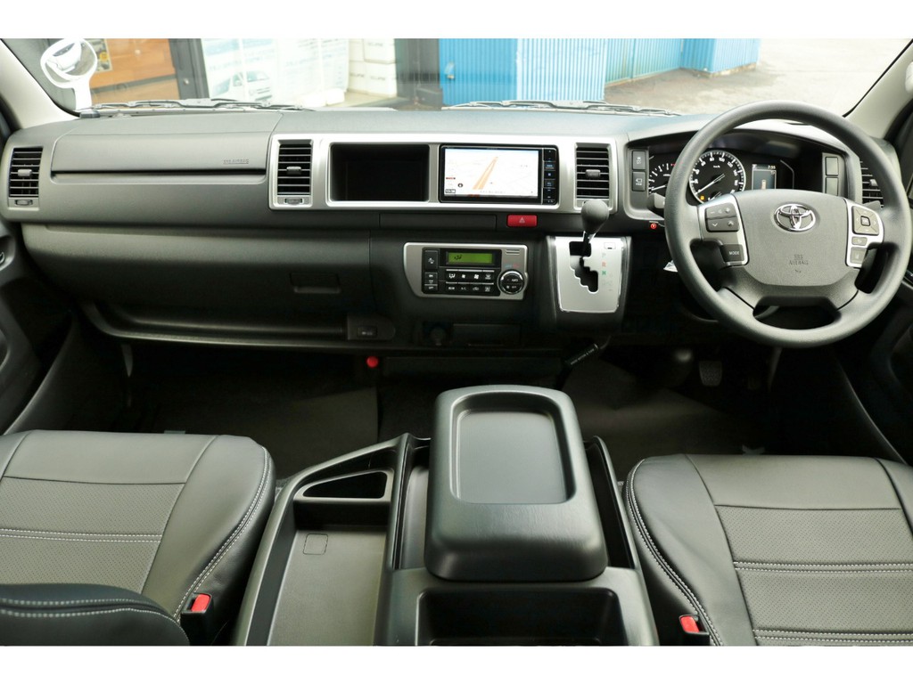 未登録新車　ハイエース　ワゴン　ＧＬ　２７００ｃｃ　ガソリン　２ＷＤ　シートアレンジＶｅｒ１．５