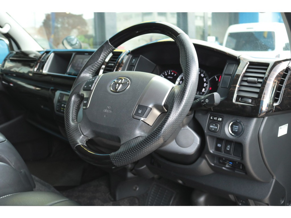 マホガニー黒木目コンビハンドル！プッシュスタート＆スマートキー！ パワースライドドアも完備！