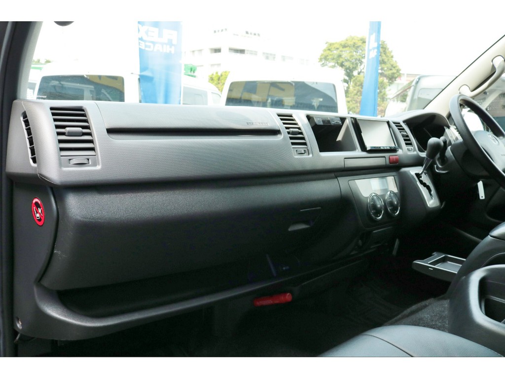 助手席側もキレイな状態を保っております♪