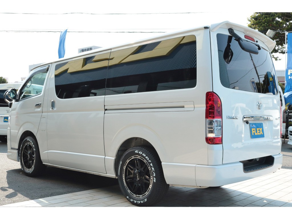 新車中古車販売は勿論、経費が使えるリースやローンを使った販売など新たなハイエースライフを始めるお手伝いを致します！