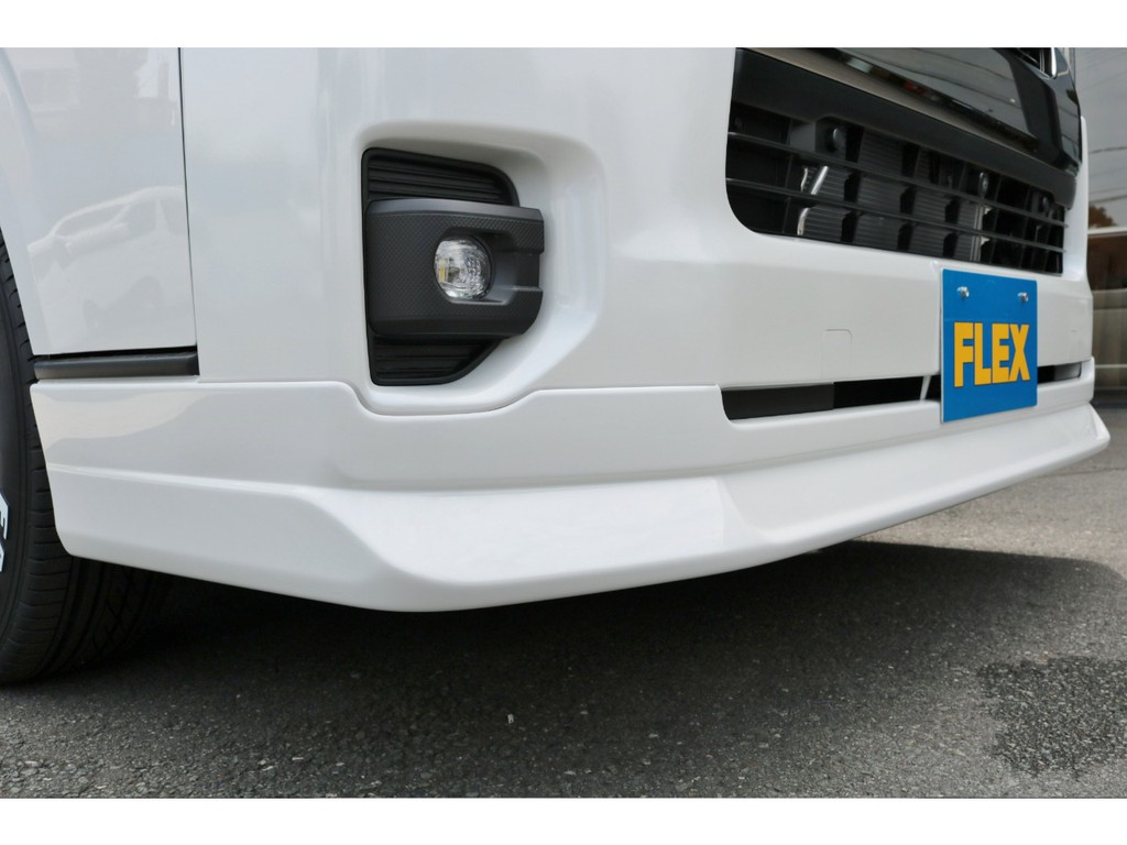 改良後からはフォグランプが小型化＆ＬＥＤ化されました！！ＦＬＥＸフロントリップスポイラー付き！