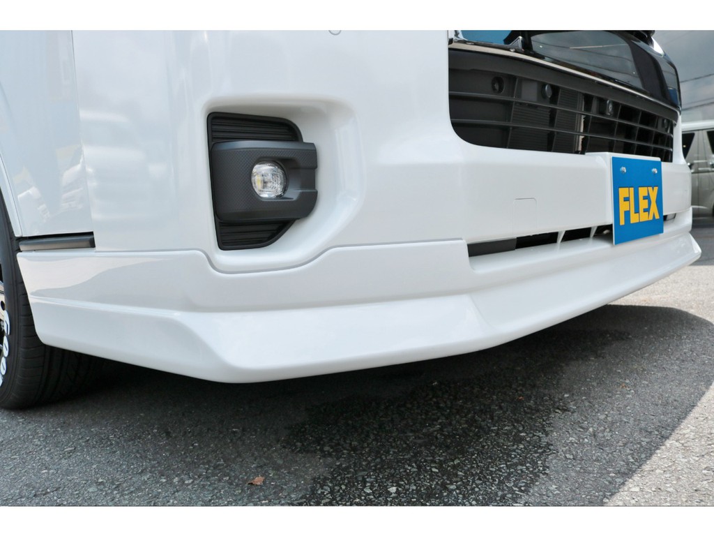 改良後からはフォグランプが小型化＆ＬＥＤ化されました！！ＦＬＥＸフロントリップスポイラー付き！