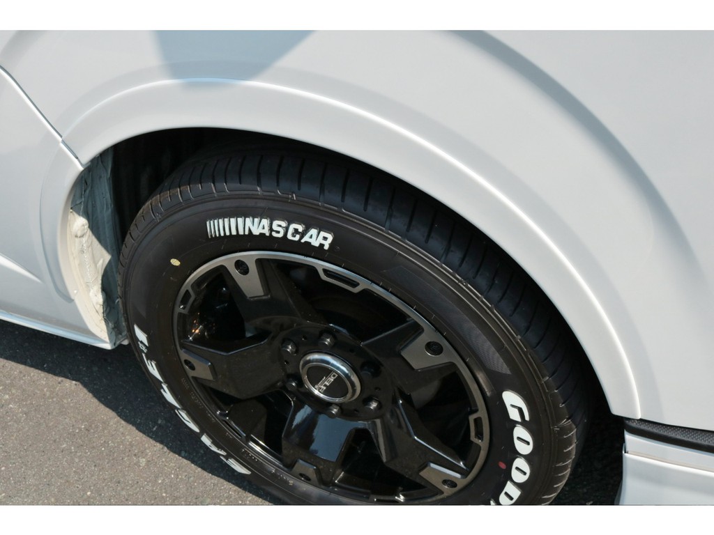 FLEXオーバーフェンダー付き！