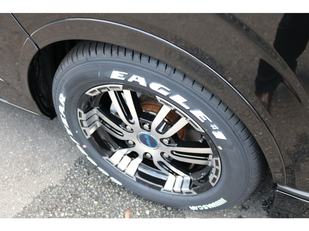 ダウンルックにも効果的なＦＬＥＸオーバーフェンダーも付いております！