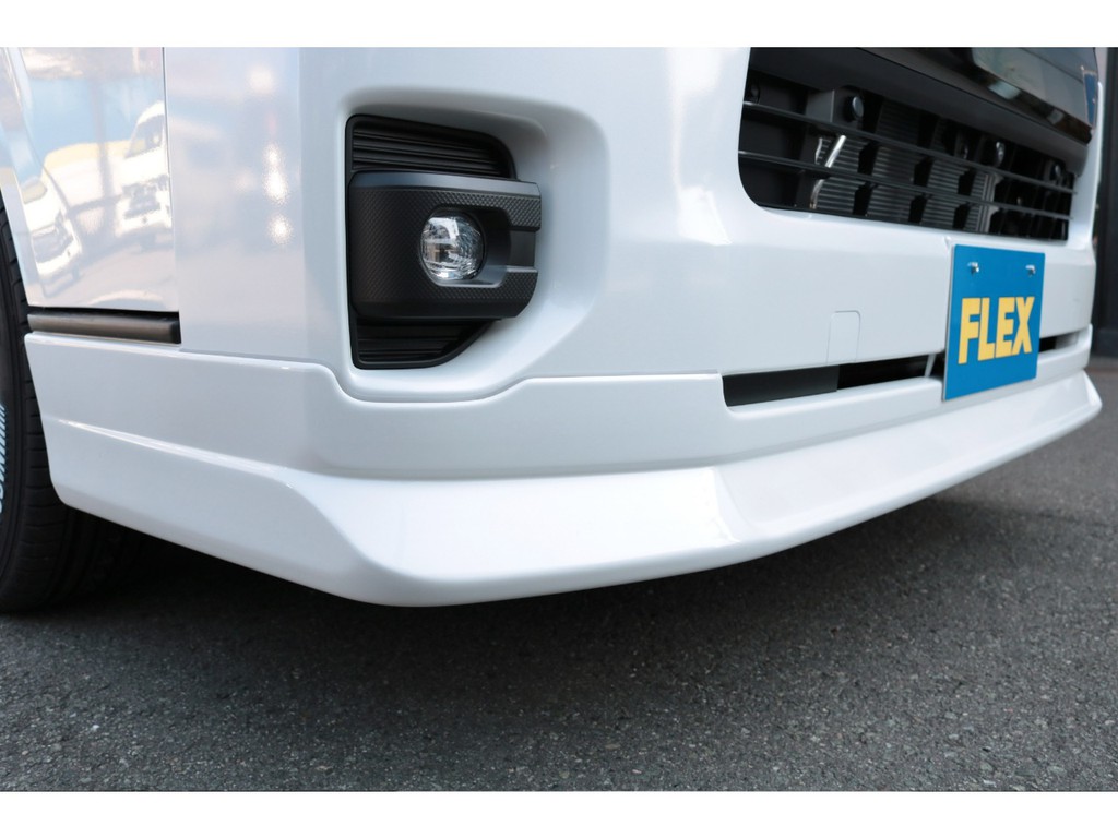 改良後からはフォグランプが小型化＆ＬＥＤ化されました！！ＦＬＥＸフロントリップスポイラー付き！