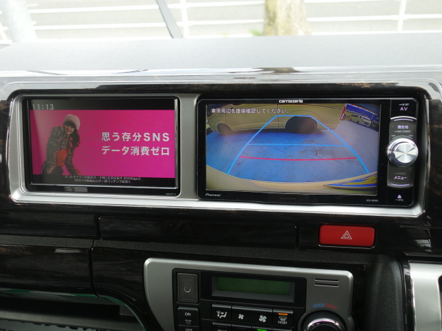 ナビはバックカメラ連動済み！