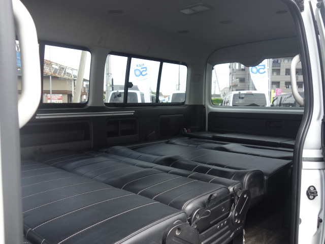 フルフラット可能です♪車中泊など、楽しいですよ！