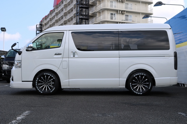 町乗りも悪路も快適なフルタイム４WD！頼れるパートナーになってくれます。