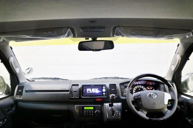 広い運転席＆助手席！見切りが良く、運転疲れにくいです♪