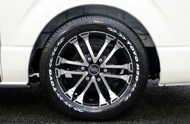 ＴＯＹＯ　Ｈ２０タイヤ１７インチ！