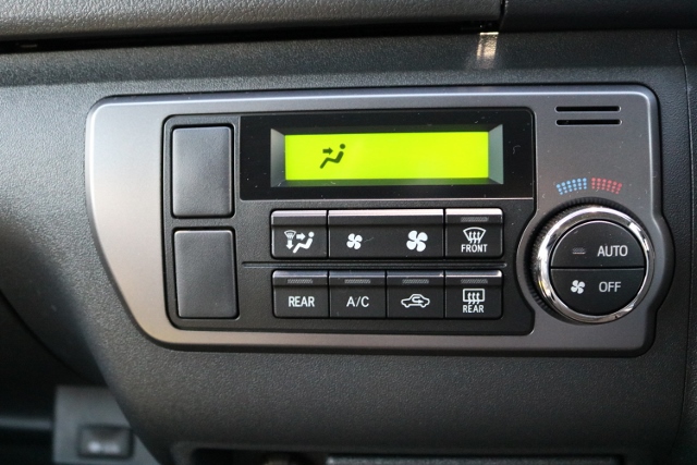 シンプルで使いやすいプッシュ式コントロールパネル♪
