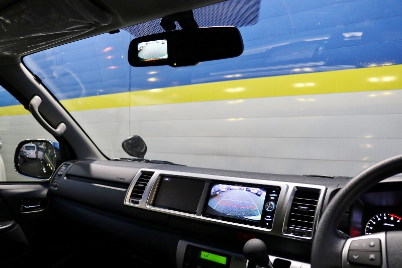 広く、見切りの良い運転席、フロントガラス！