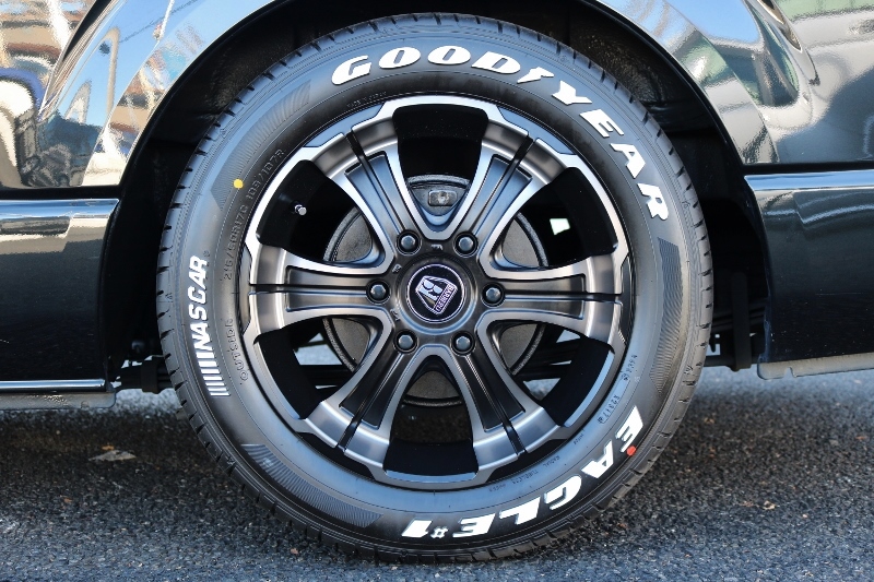 GOODYEAR NASCARタイヤが安心のグリップ力です！