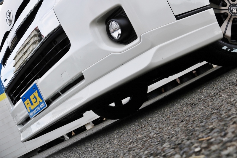 フレックスオリジナルのデルフィーノラインフロントスポイラー迫力があります！