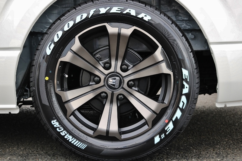 GOODYEAR NASCARタイヤは安心のグリップ力です！