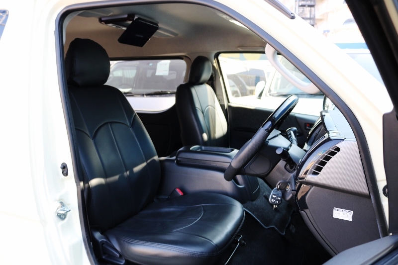 １０人乗りで普通免許で運転OK!