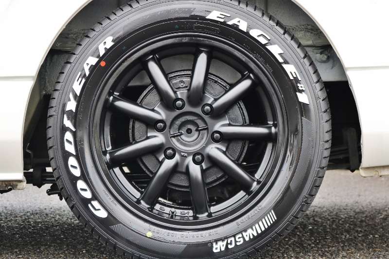 ファブレス　MC-9の17インチアルミ！車好きの心をくすぐりますね♪