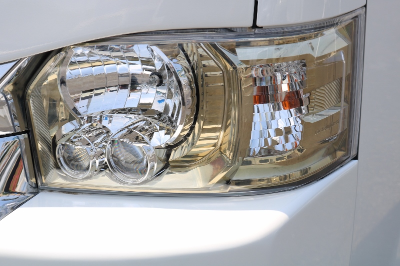 メーカーオプションのLEDヘッドランプ（ロービーム）はインナーゴールド施工済みです！