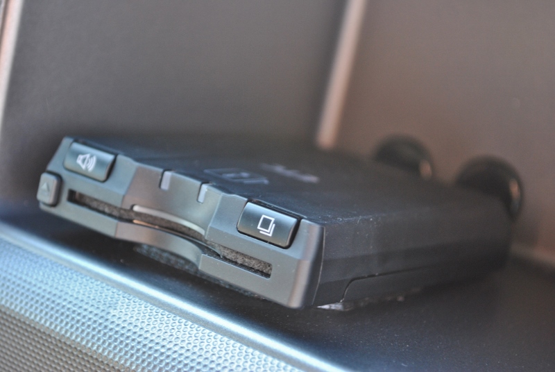 視界の邪魔にならない場所にＥＴＣ車載器を設置しております！