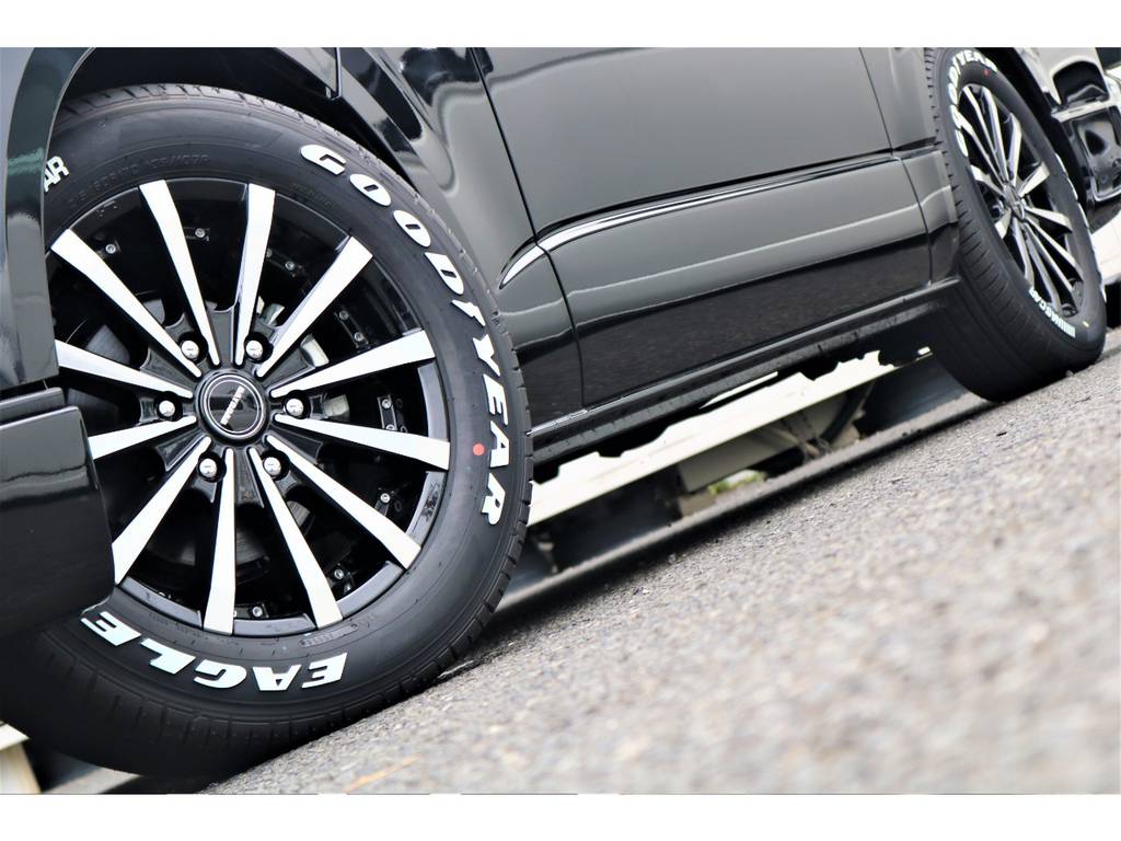 ホワイトレターがオシャレなGOODYEAR　ナスカータイヤ！