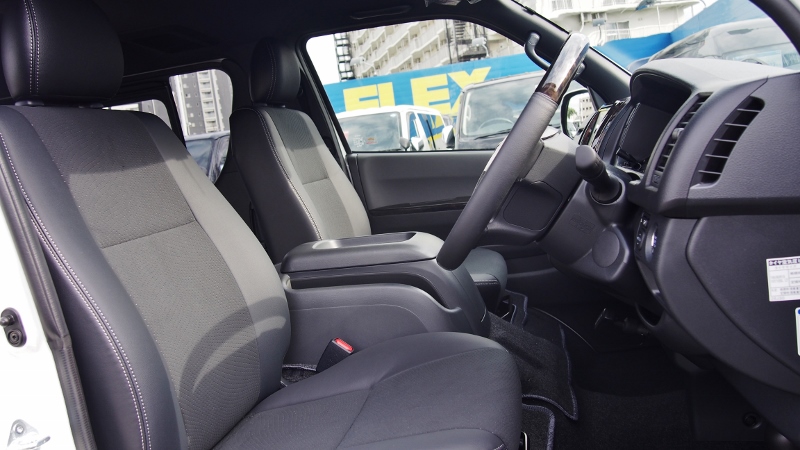 長時間の運転でも疲れにくいシートです。