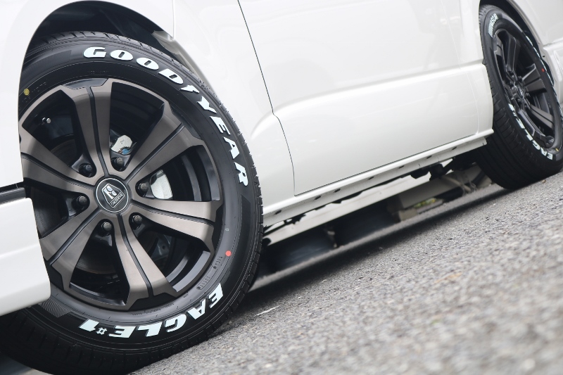 安心のグリップ力のGOODYEAR NASCARタイヤ！