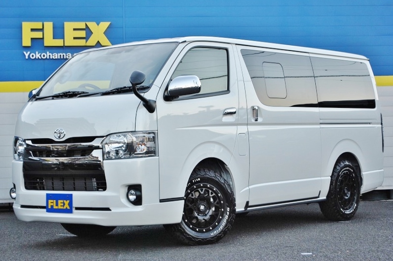 未登録新車のハイエースバン4WDディーゼルのベッドキット付きが入庫致しました♪