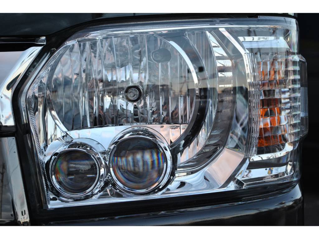 メーカーオプションのLEDヘッドランプ付いてます♪