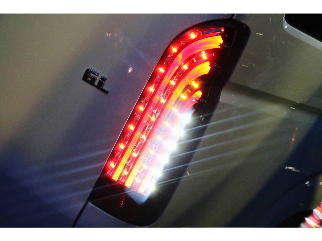 明るいLEDライトで夜間の視認性も上がります！