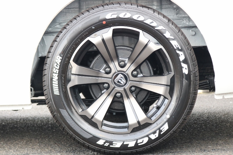 バルベロ　アーバン　１７インチ　＆　ＧＯＯＤＹＥＡＲ　ＮＡＳＣＡＲの組み合わせ！