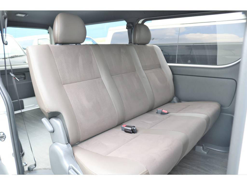 特別仕様車専用のレザーシートで高級感のあるシートです。