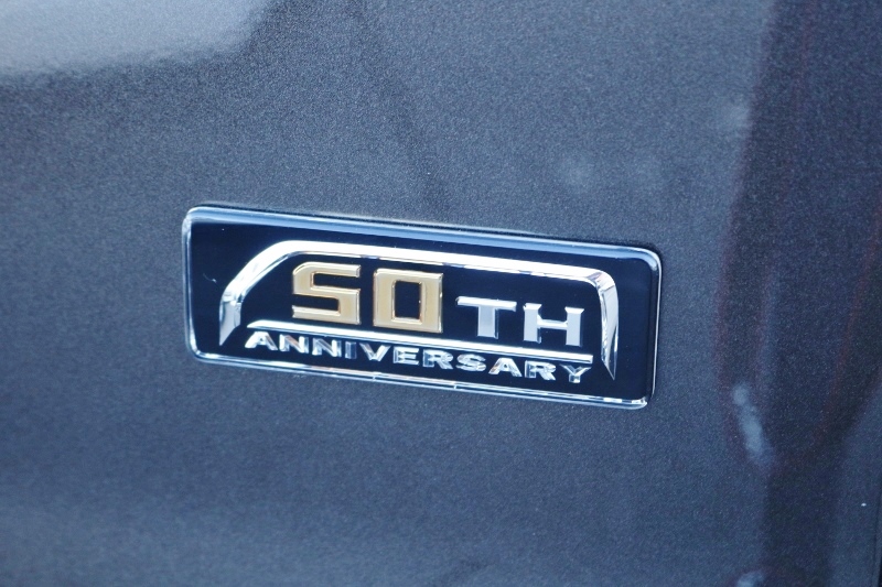 特別仕様車50th限定のリアゲートオーナメント！