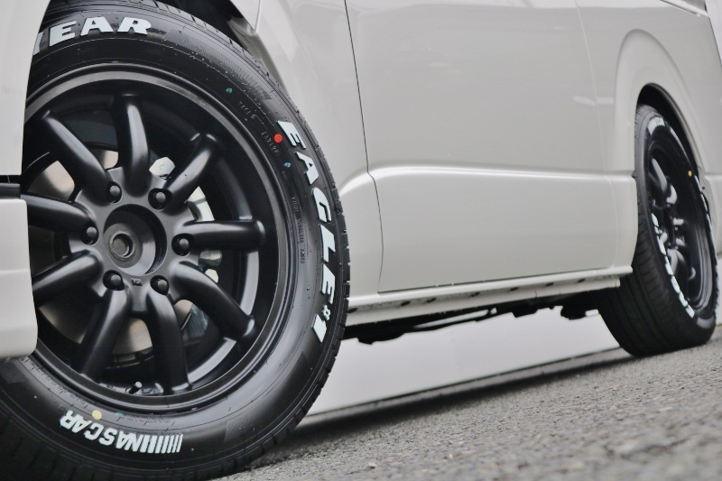 ＭＣ－９、ナスカータイヤで足元をお洒落に！
