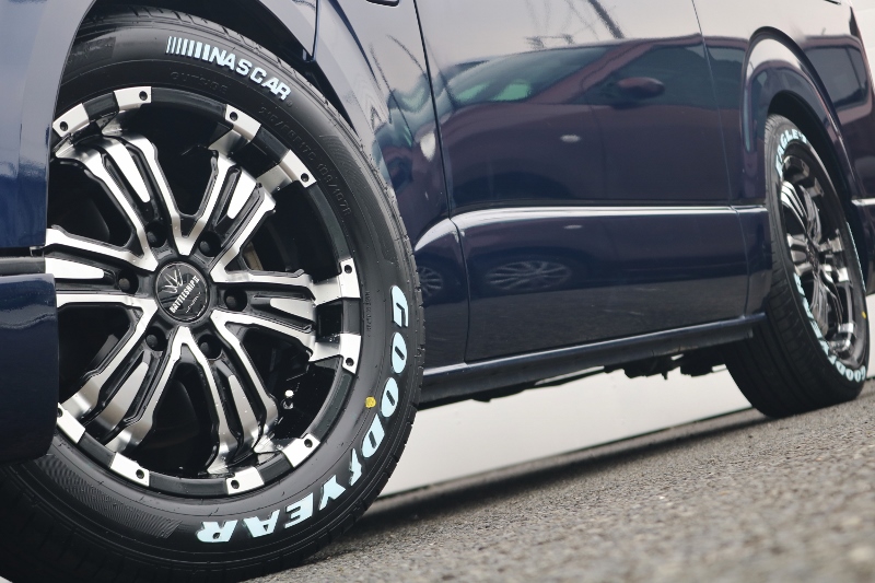 まれにみる入庫のブルー！ＤＴターボでダブルナビベットキット搭載！