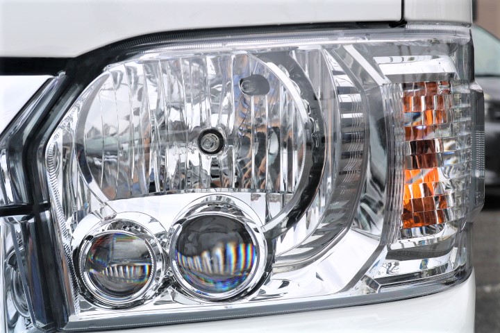 メーカーオプションのＬＥＤヘッドライト装備！