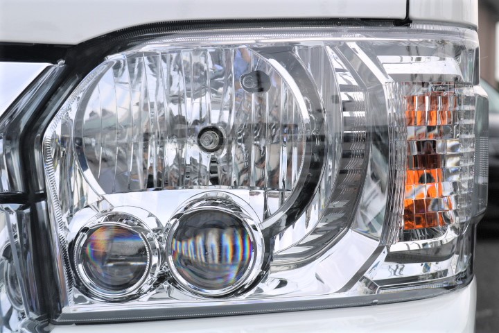 メーカーオプションのＬＥＤヘッドライト装備♪