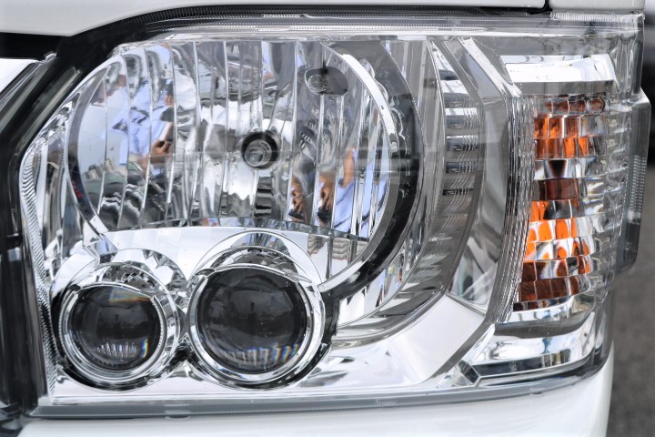 メーカーオプションのＬＥＤヘッドライト装備♪