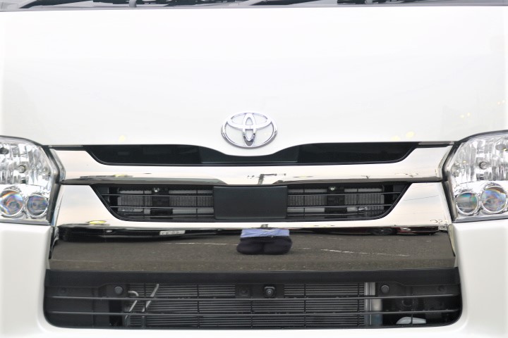新型になり、ミリ波レーダーの位置が少し変わりました！