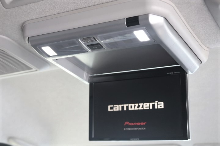 カロッツェリア　フリップダウンモニター付き！
