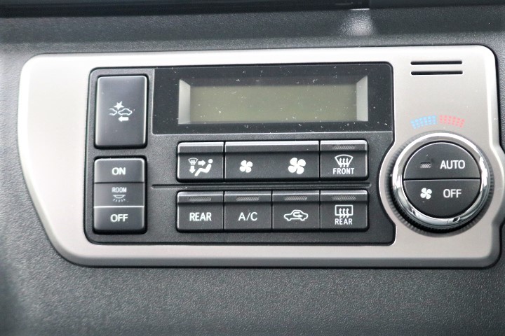 エアコンも操作しやすくまとめてあります！