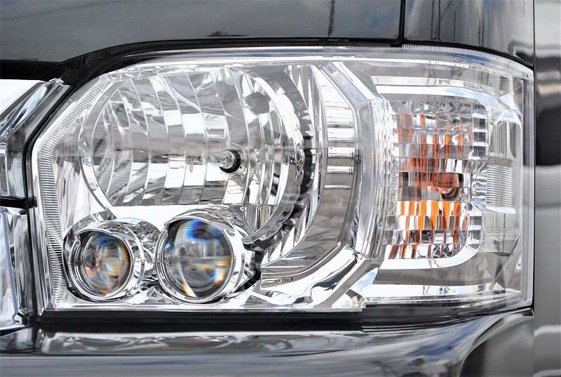 メーカーオプションで、ＬＥＤヘッドライト装備です♪
