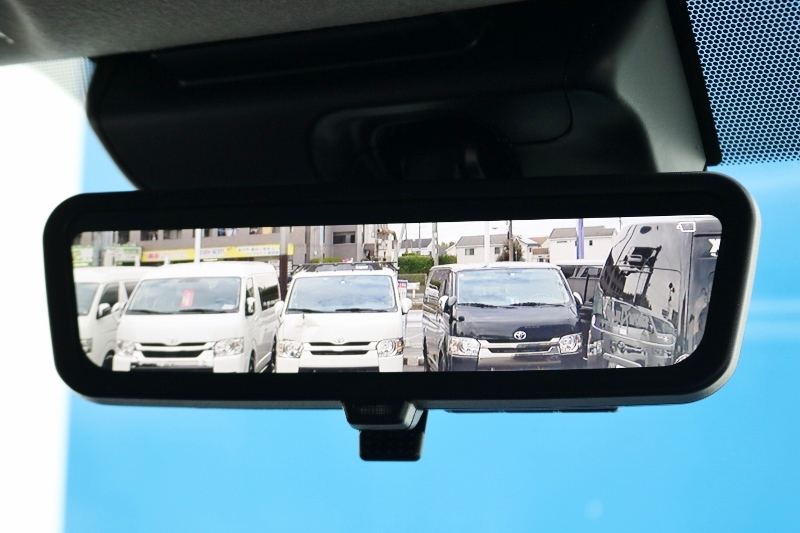 新メーカーオプションで、デジタルインナーミラーが付きました！