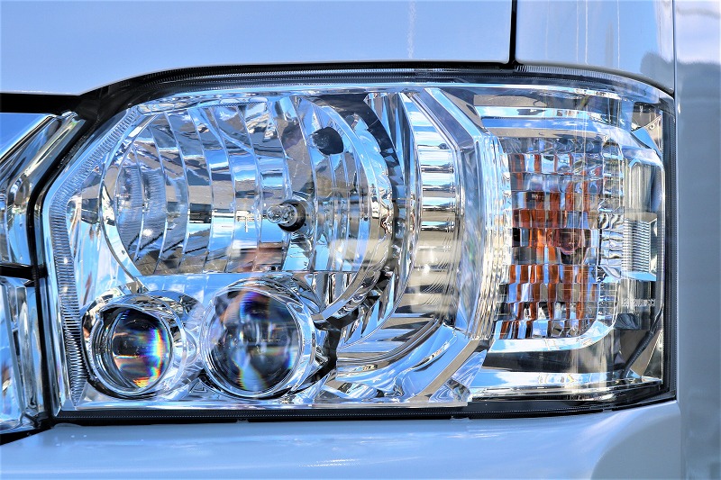 メーカーオプションで、ＬＥＤヘッドライトが装備されています！