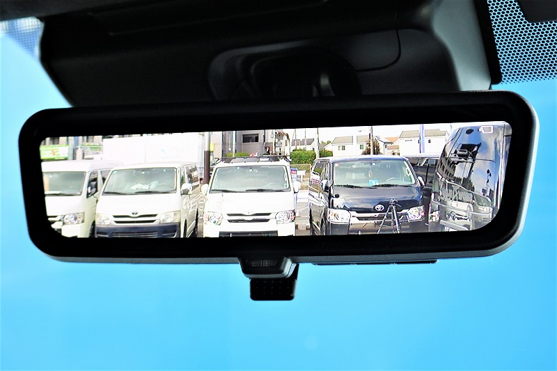 新メーカーオプションで、デジタルインナーミラーが付きました！