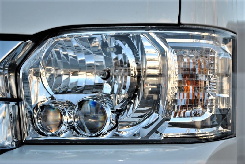 夜間も明るいLEDヘットライト！