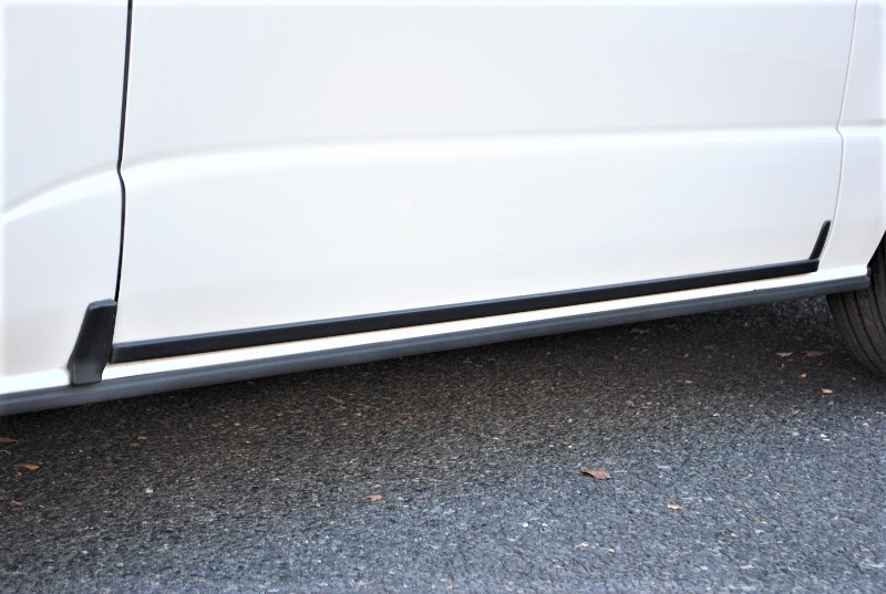 凍結防止のスライドドアモールがついております！